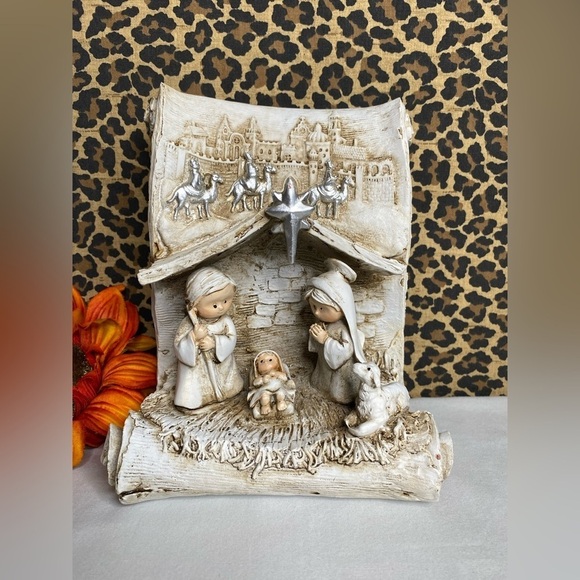 🦋B2G1🦋CRACKER BARREL Resin Baby Jesus Nativity Scene on Scroll FIgurine 8x6.7in - Picture 1 of 10
